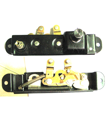 REAR DOOR LOCK CONTROL STRIKER ASSY  ,XVT V43289 AA