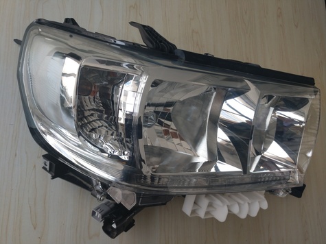 Original brandnew TOYOTA Landcruiser/Prado NISSAN Patrol headlight for sale