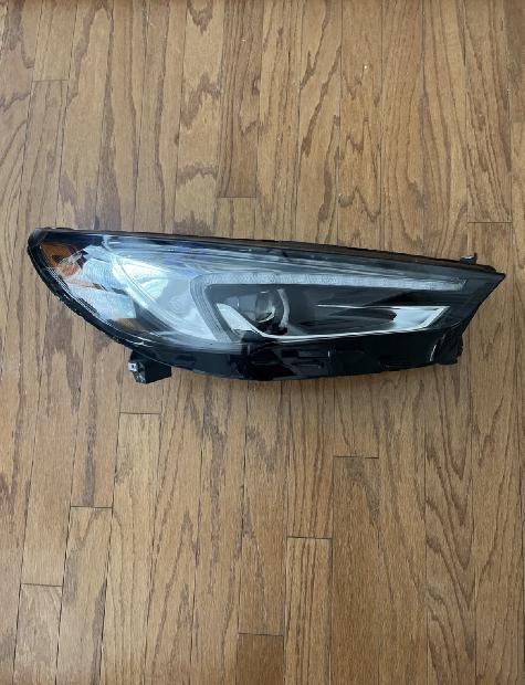 2018 2019 2020 2021 Buick Enclave Right Headlight
